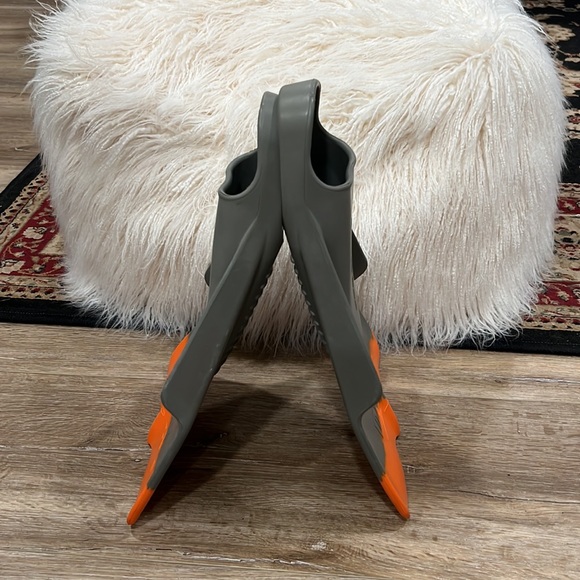 SOLD! Unisex DaFin Pro Classic Swim Fins - Picture 3 of 6